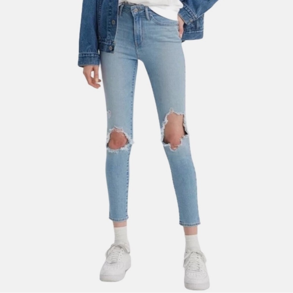 Levi's 721 High-Rise Lightwash Skinny Jeans Distressed Ripped Knees Size 33